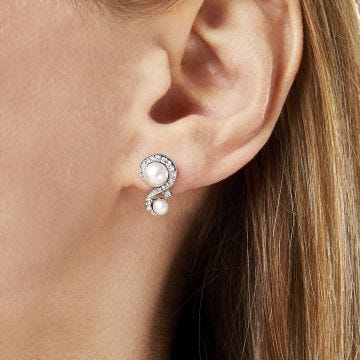 18k White Gold Trend Freshwater Pearl and Diamond Stud Earrings