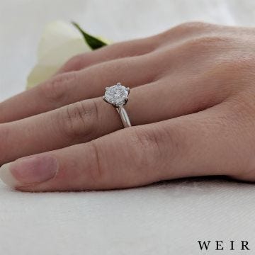 Platinum 0.80ct G SI1  Round brilliant cut Diamond Engagement Ring
