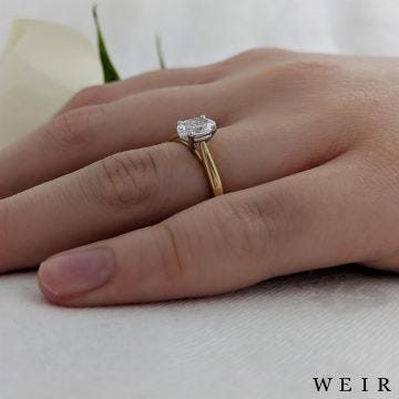 Yellow gold/platinum 0.71ct G VS2  Oval cut Diamond Engagement Ring