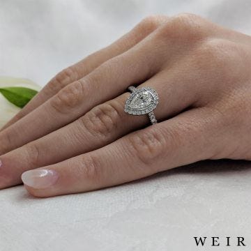 Platinum 0.83ct G VS2  Pear shape cut Diamond Engagement Ring