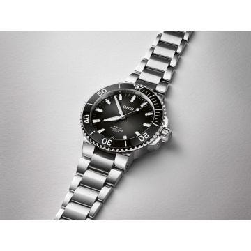 Aquis Date 39.5mm Automatic Stainless Steel Watch