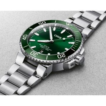 Aquis Date 41.5mm Green Dial Automatic Movement Stainless Steel Case Stainless Steel Bracelet Watch