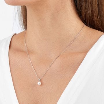 Mikimoto 18k White Gold Classic Collection 7mm Grade AA Pearl Pendant Necklace