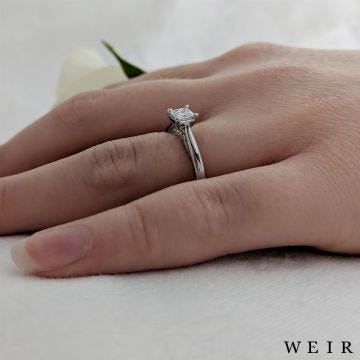 Platinum 0.41ct G SI1  Princess cut Diamond Engagement Ring