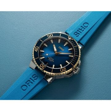 Aquis Date Calibre 400 41.5mm Blue Dial Automatic Movement Stainless Steel Case Rubber Strap Watch