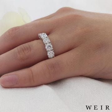 Yellow gold/platinum Round brilliant cut diamond line band