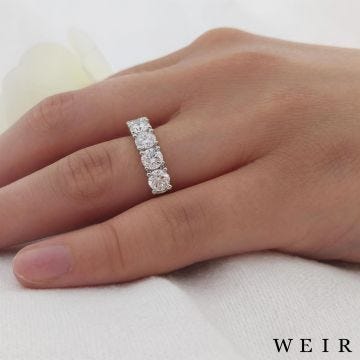 Yellow gold/platinum Round brilliant cut diamond line band