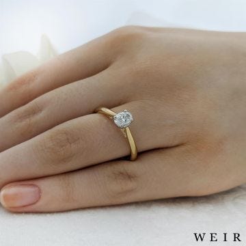 18k yellow gold 0.37ct D SI1  Oval cut Diamond Engagement Ring