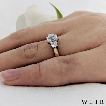 18k yellow gold 0.51ct E VS2  Emerald cut Diamond Engagement Ring