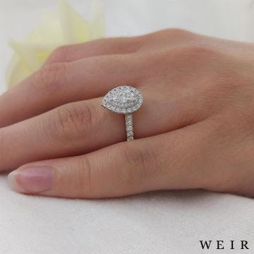 Platinum 0.30ct F SI1  Pear shape cut Diamond Engagement Ring