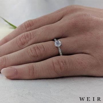 Platinum 0.40ct G SI1  Round brilliant cut Diamond Engagement Ring