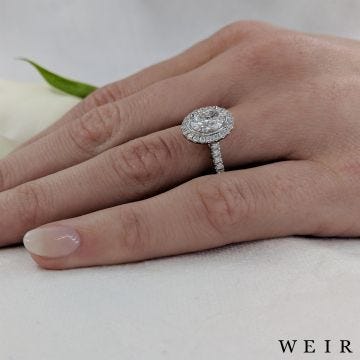 Platinum 0.90ct D VS1  Oval cut Diamond Engagement Ring