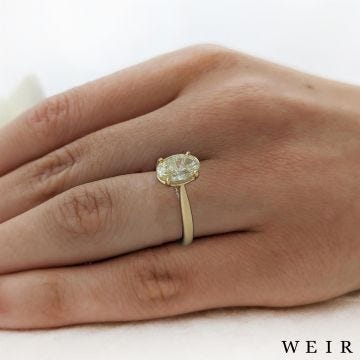 18k yellow gold 1.80ct Fancy Light Yellow VVS2  Oval cut Diamond Engagement Ring
