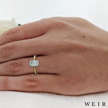 18k yellow gold Lab Grown 2.00ct E VS1  Cushion cut Lab Grown Diamond Dress Ring