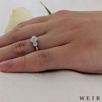 18k yellow gold 0.60ct Fancy Yellow VVS1  Oval cut Diamond Engagement Ring