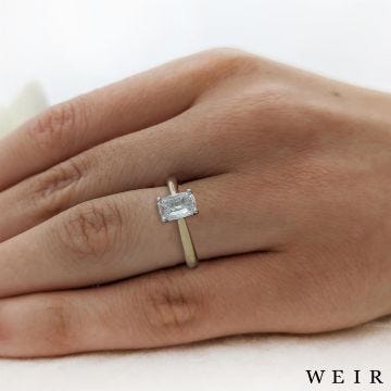 18k yellow gold 0.70ct F VS1  Cushion cut Diamond Engagement Ring