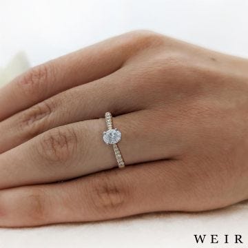 18k yellow gold 0.30ct G SI1  Oval cut Diamond Engagement Ring