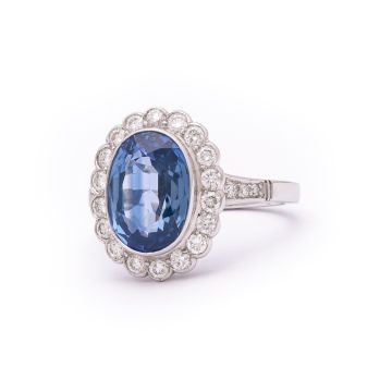 18k White Gold Sapphire & Diamond Oval Cluster Ring
