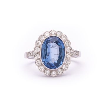 18k White Gold Sapphire & Diamond Oval Cluster Ring
